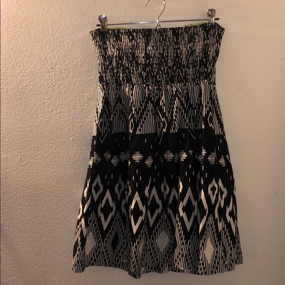 😎 XHILARATION/ Stapless Button Frt Dress 😎 - Picture 2 of 6